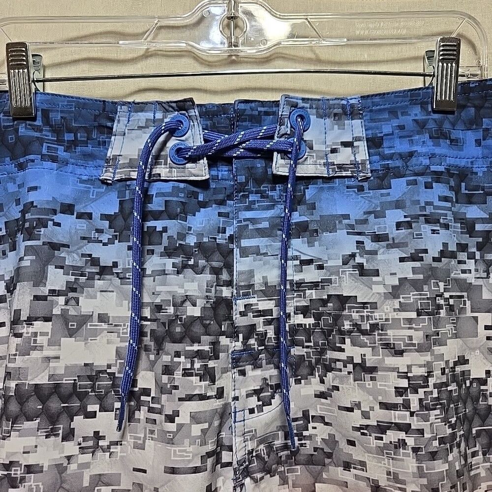 Columbia Swim Shorts Mens Size 40 Red White Blue PFG Bottle Opener Pockets - Picture 2 of 11